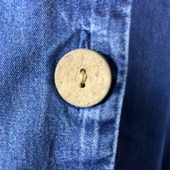 Denim look poof sleeve blouse - Picture 4 of 5